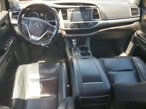 5TDJZRFHXJS556651 2018 TOYOTA HIGHLANDER - Image 8