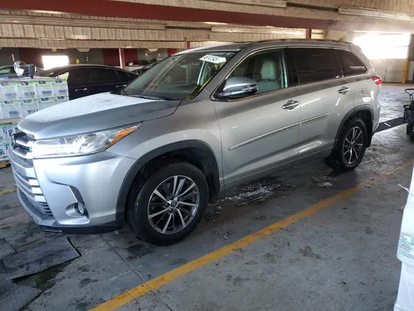 5TDJZRFHXJS557458 2018 TOYOTA HIGHLANDER - Image 1