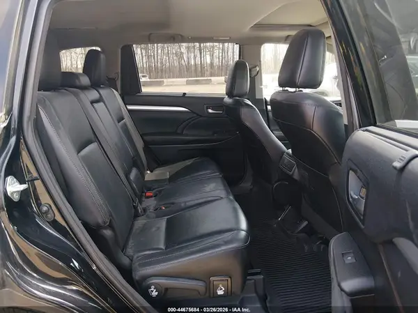 5TDJZRFHXJS561087 2018 TOYOTA HIGHLANDER - Image 8