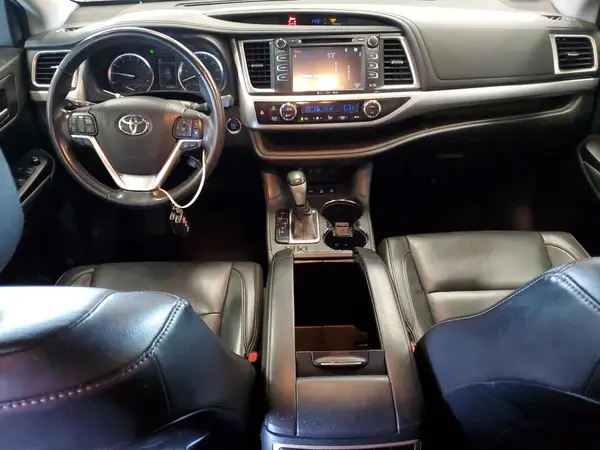 5TDJZRFHXJS800315 2018 TOYOTA HIGHLANDER - Image 8