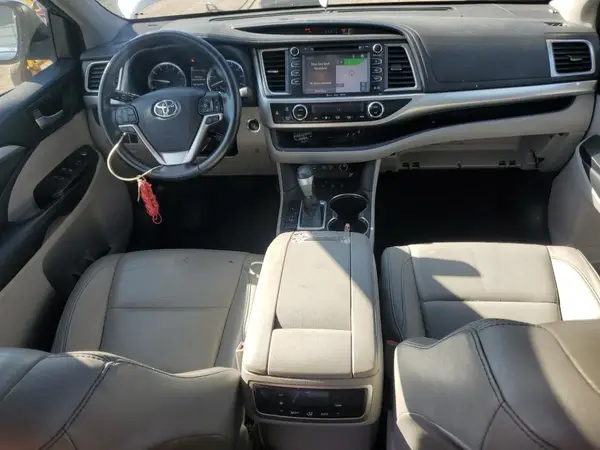 5TDJZRFHXJS800718 2018 TOYOTA HIGHLANDER - Image 8
