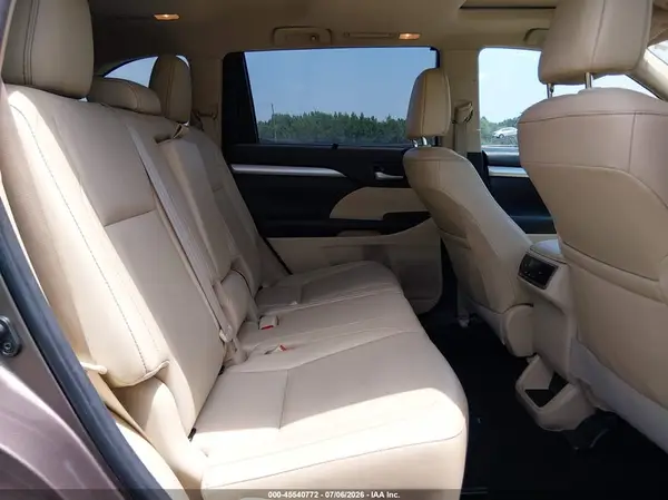 5TDJZRFHXJS801352 2018 TOYOTA HIGHLANDER - Image 8