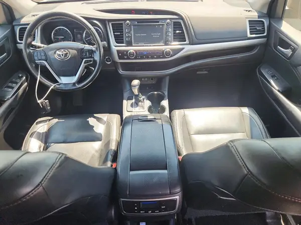 5TDJZRFHXJS811038 2018 TOYOTA HIGHLANDER - Image 8