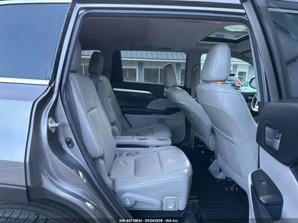 5TDJZRFHXJS811962 2018 TOYOTA HIGHLANDER - Image 8