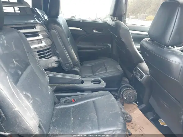 5TDJZRFHXJS818622 2018 TOYOTA HIGHLANDER - Image 8