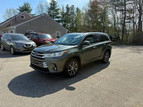 5TDJZRFHXJS819267 2018 TOYOTA HIGHLANDER - Image 2