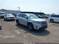 5TDJZRFHXJS822640 2018 TOYOTA HIGHLANDER