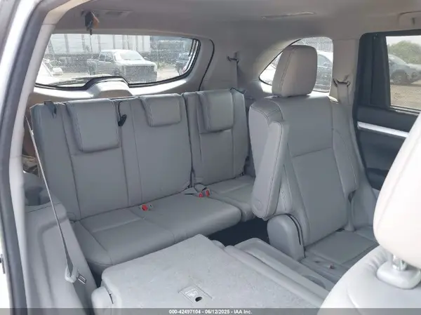 5TDJZRFHXJS822640 2018 TOYOTA HIGHLANDER - Image 8