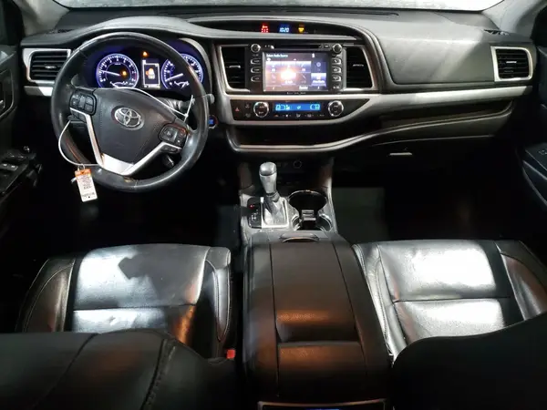 5TDJZRFHXJS826946 2018 TOYOTA HIGHLANDER - Image 8