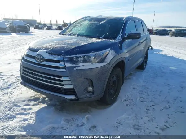 5TDJZRFHXJS840359 2018 TOYOTA HIGHLANDER - Image 2