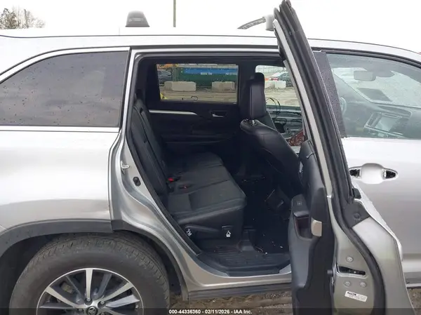5TDJZRFHXJS843200 2018 TOYOTA HIGHLANDER - Image 8
