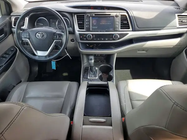 5TDJZRFHXJS854021 2018 TOYOTA HIGHLANDER - Image 8