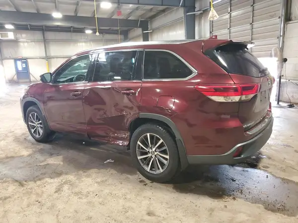 5TDJZRFHXJS854665 2018 TOYOTA HIGHLANDER - Image 2
