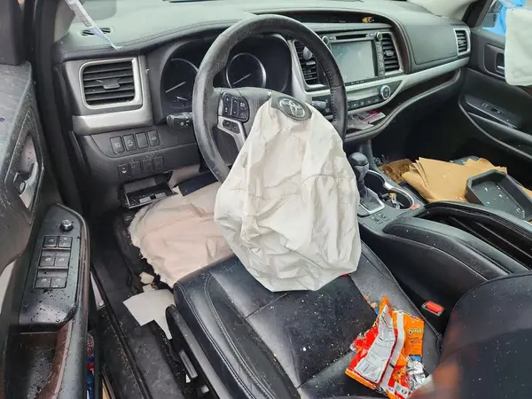 5TDJZRFHXJS854925 2018 TOYOTA HIGHLANDER - Image 8