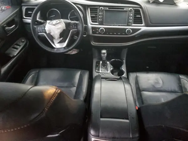 5TDJZRFHXJS857422 2018 TOYOTA HIGHLANDER - Image 8