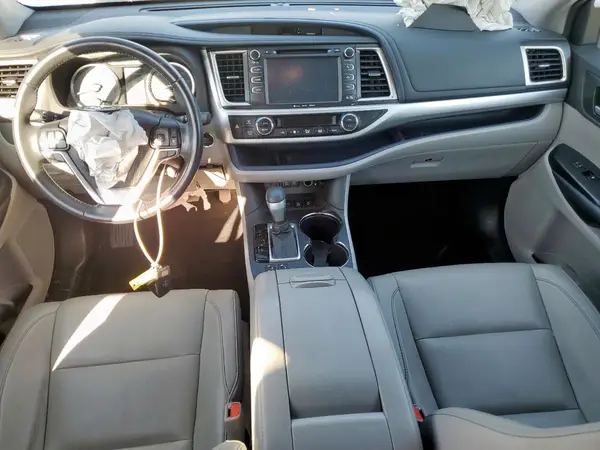 5TDJZRFHXJS857615 2018 TOYOTA HIGHLANDER - Image 8