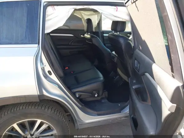 5TDJZRFHXJS860403 2018 TOYOTA HIGHLANDER - Image 8