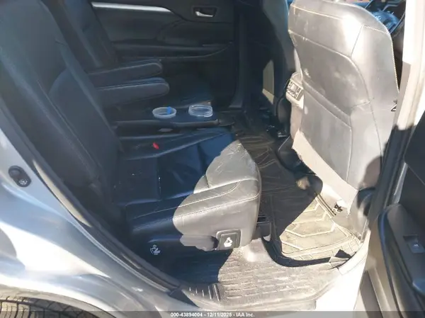5TDJZRFHXJS861163 2018 TOYOTA HIGHLANDER - Image 8