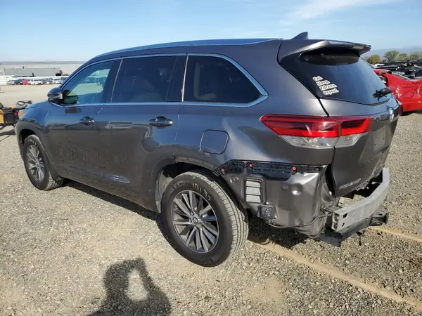 5TDJZRFHXJS867187 2018 TOYOTA HIGHLANDER - Image 2