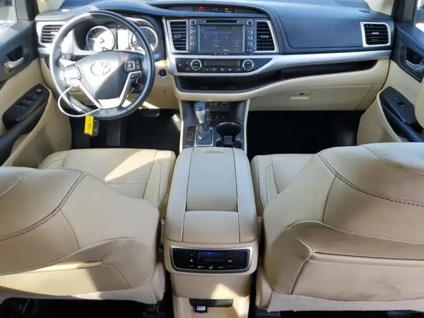5TDJZRFHXJS867187 2018 TOYOTA HIGHLANDER - Image 8