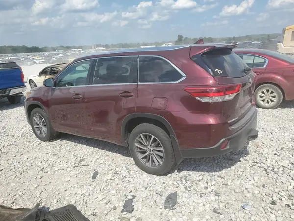 5TDJZRFHXJS870154 2018 TOYOTA HIGHLANDER - Image 2