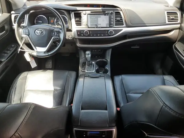 5TDJZRFHXJS871692 2018 TOYOTA HIGHLANDER - Image 8