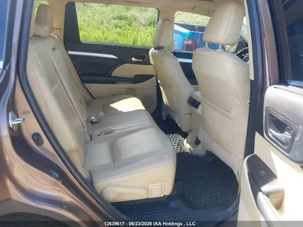 5TDJZRFHXJS877637 2018 TOYOTA HIGHLANDER - Image 8