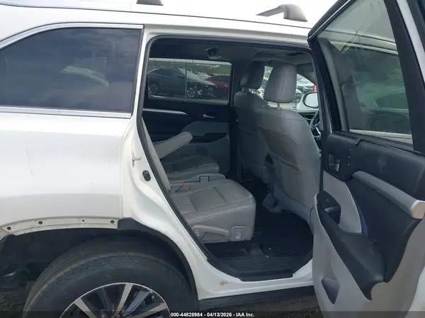 5TDJZRFHXJS882515 2018 TOYOTA HIGHLANDER - Image 8