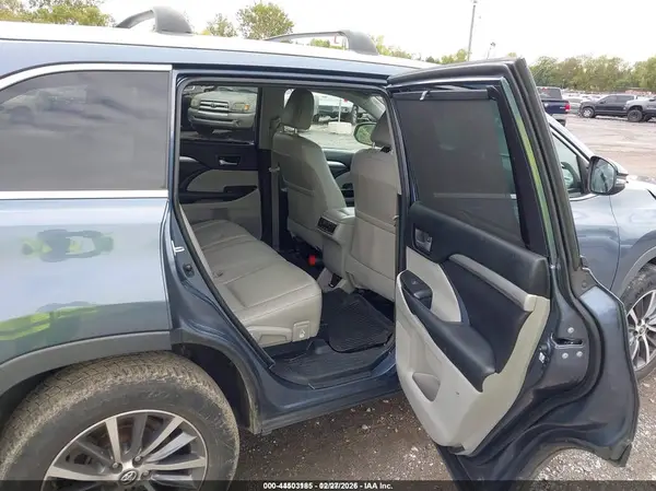 5TDJZRFHXJS887181 2018 TOYOTA HIGHLANDER - Image 8