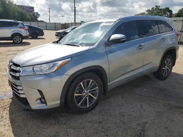 5TDJZRFHXJS889139 2018 TOYOTA HIGHLANDER - Image 1