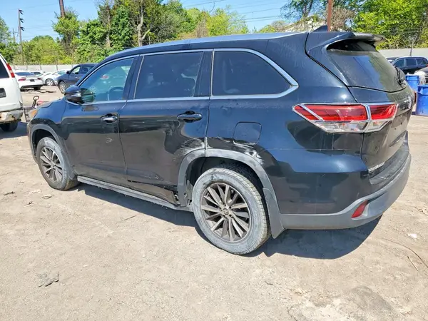 5TDJZRFHXJS891733 2018 TOYOTA HIGHLANDER - Image 2