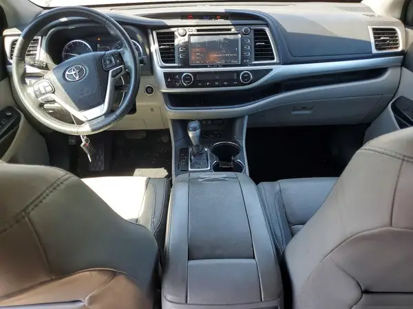 5TDJZRFHXJS891733 2018 TOYOTA HIGHLANDER - Image 8