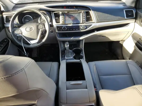 5TDJZRFHXJS898651 2018 TOYOTA HIGHLANDER - Image 8