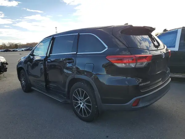 5TDJZRFHXJS899217 2018 TOYOTA HIGHLANDER - Image 2