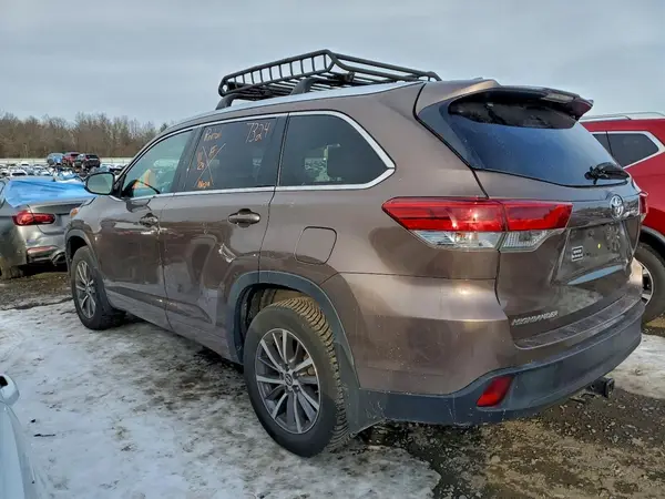 5TDJZRFHXJS904187 2018 TOYOTA HIGHLANDER - Image 2