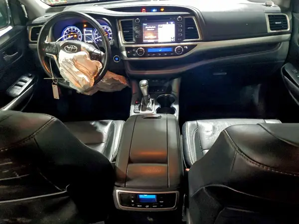 5TDJZRFHXJS905405 2018 TOYOTA HIGHLANDER - Image 8