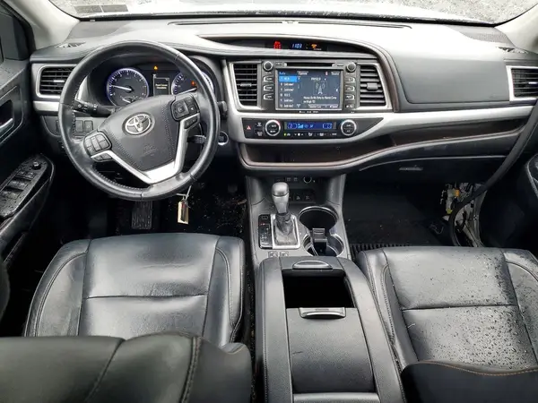 5TDJZRFHXJS906683 2018 TOYOTA HIGHLANDER - Image 8