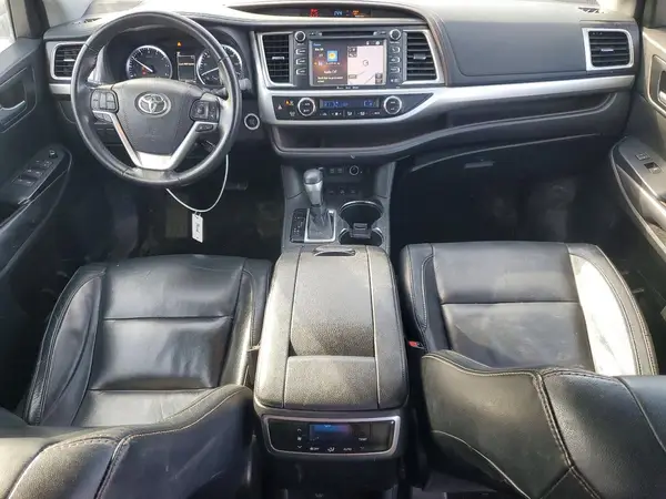 5TDJZRFHXJS906893 2018 TOYOTA HIGHLANDER - Image 8