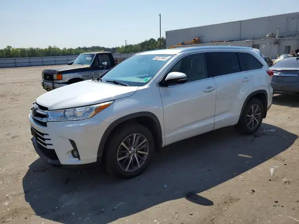 5TDJZRFHXJS911124 2018 TOYOTA HIGHLANDER - Image 1