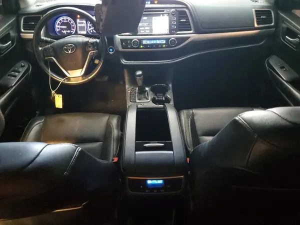 5TDJZRFHXJS914766 2018 TOYOTA HIGHLANDER - Image 8