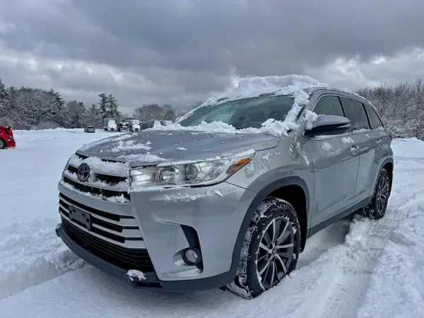 5TDJZRFHXKS562838 2019 TOYOTA HIGHLANDER - Image 2