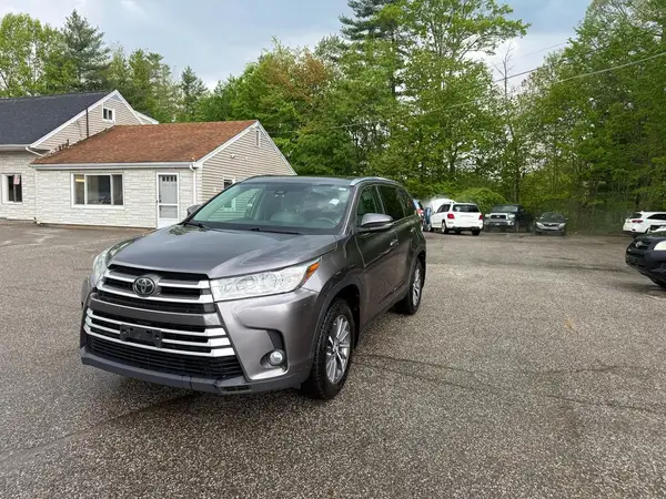 5TDJZRFHXKS564184 2019 TOYOTA HIGHLANDER - Image 2