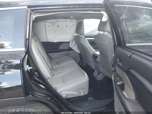 5TDJZRFHXKS564945 2019 TOYOTA HIGHLANDER - Image 8