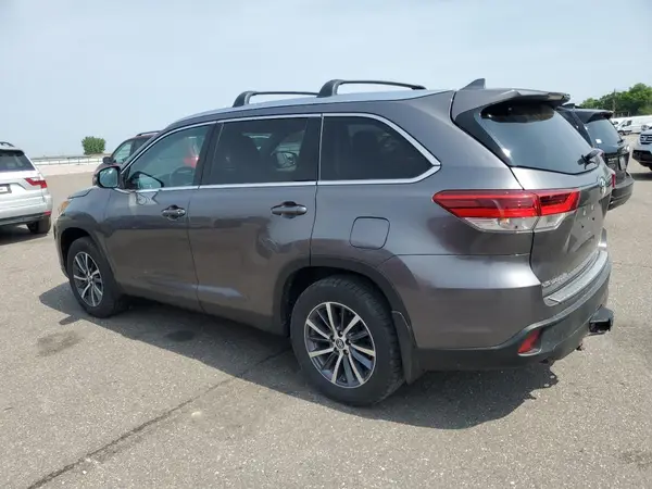 5TDJZRFHXKS569188 2019 TOYOTA HIGHLANDER - Image 2