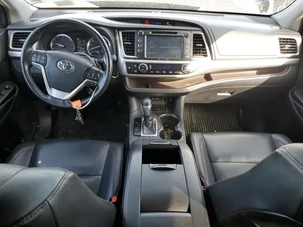 5TDJZRFHXKS570292 2019 TOYOTA HIGHLANDER - Image 8