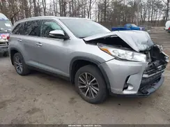 5TDJZRFHXKS572804 2019 TOYOTA HIGHLANDER