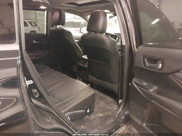 5TDJZRFHXKS573645 2019 TOYOTA HIGHLANDER - Image 8