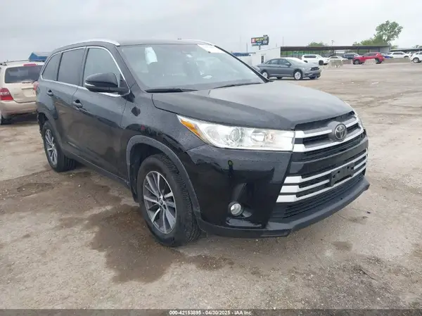 5TDJZRFHXKS573838 2019 TOYOTA HIGHLANDER - Image 1