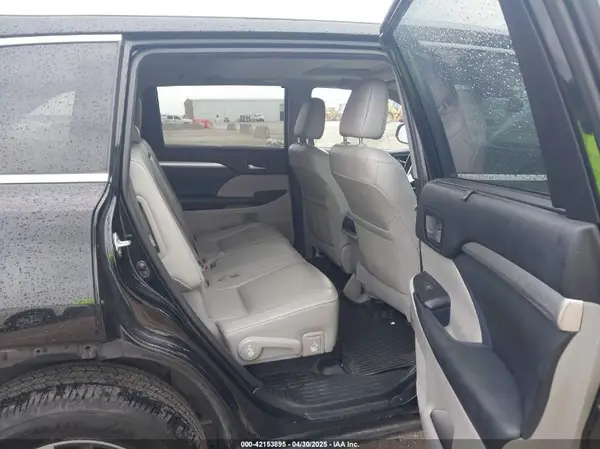 5TDJZRFHXKS573838 2019 TOYOTA HIGHLANDER - Image 8