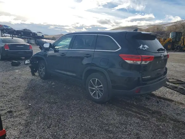 5TDJZRFHXKS575072 2019 TOYOTA HIGHLANDER - Image 2